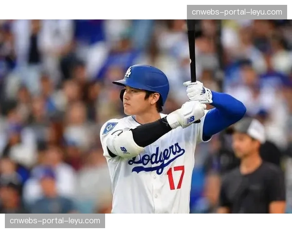 MLB揭幕战：大谷翔平以投手身份重返天使主场，收获球迷长时间起立鼓掌